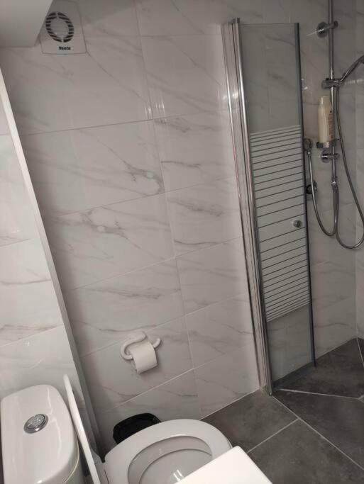 יחידת אירוח חדשה ומקסימה בכרמיאל Apartamento Exterior foto